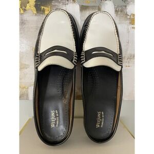 GH Bass Weejuns Women's Leather Slip On Penny Loafers. Size 7 Black/White.